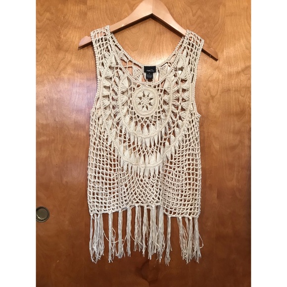 Rue21 Tops - Rue 21 Acrylic Top with Fringe